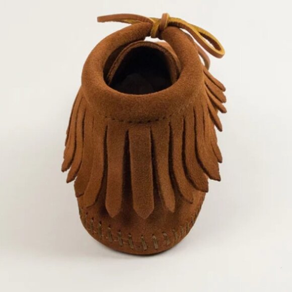 Minnetonka Classic Softsole Fringe Moccasin #482, Size 8. Like New Condition. - Picture 2 of 5